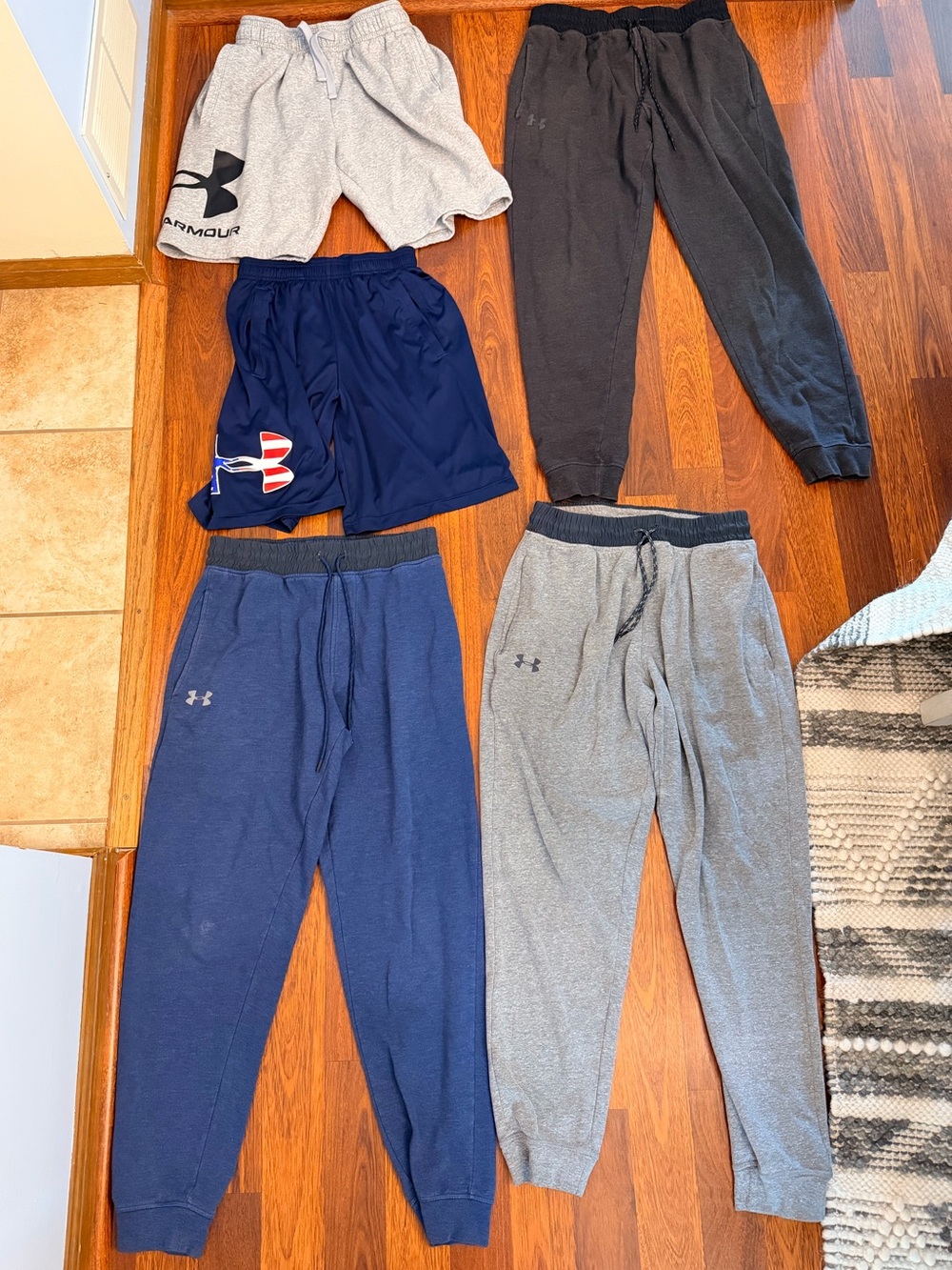 Men’s Under Armour Sweatpants & Shorts Bundle in Size Medium